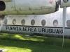 Книга «Живые» - База ВВС Уругвая в предместье Монтевидео. На фото Fairchild FH-227D с бортовым номером 572, идентичный разбившемуся в Андах и задействованный осенью 1972 года в поисково-спасательной операции.